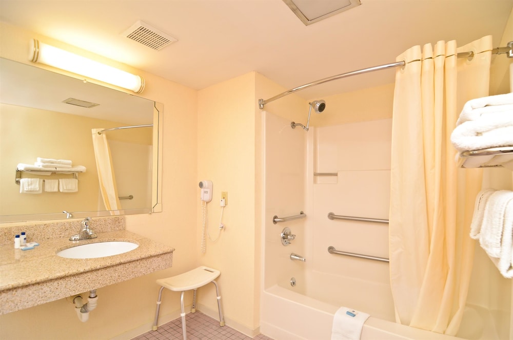 MHO INN and SUITES 10/48