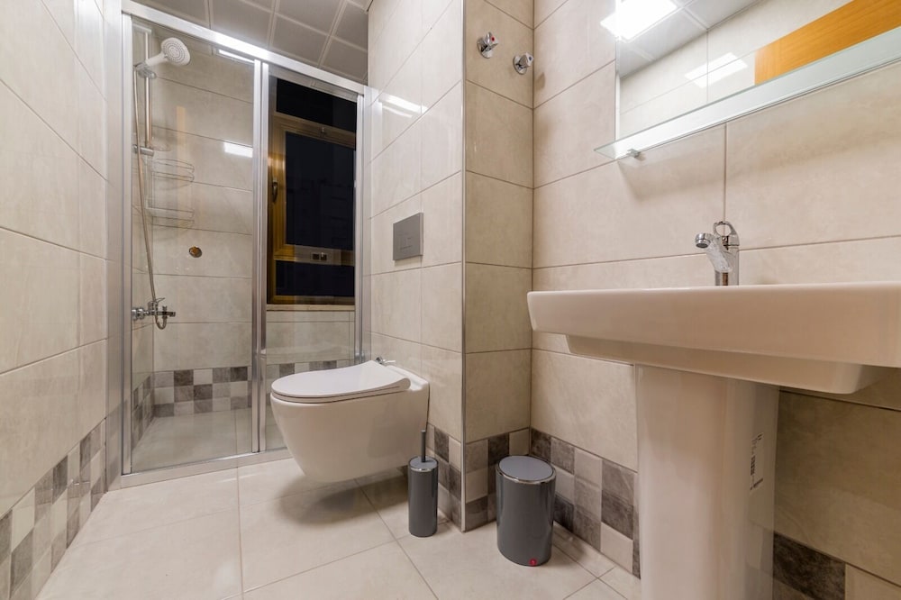 Antalya Business Hotel 53/54
