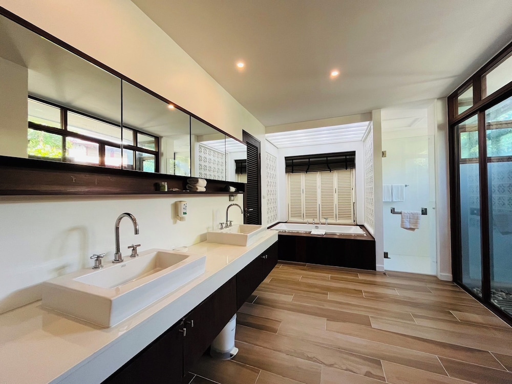 Amatapura Beach Villa 12 19/57
