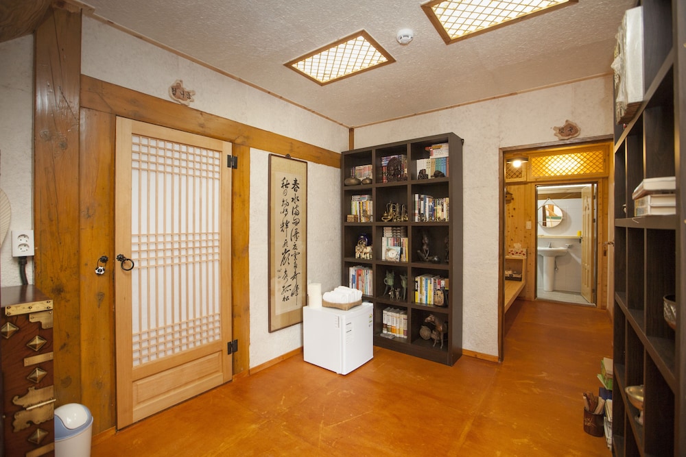 The Hanok 77/100