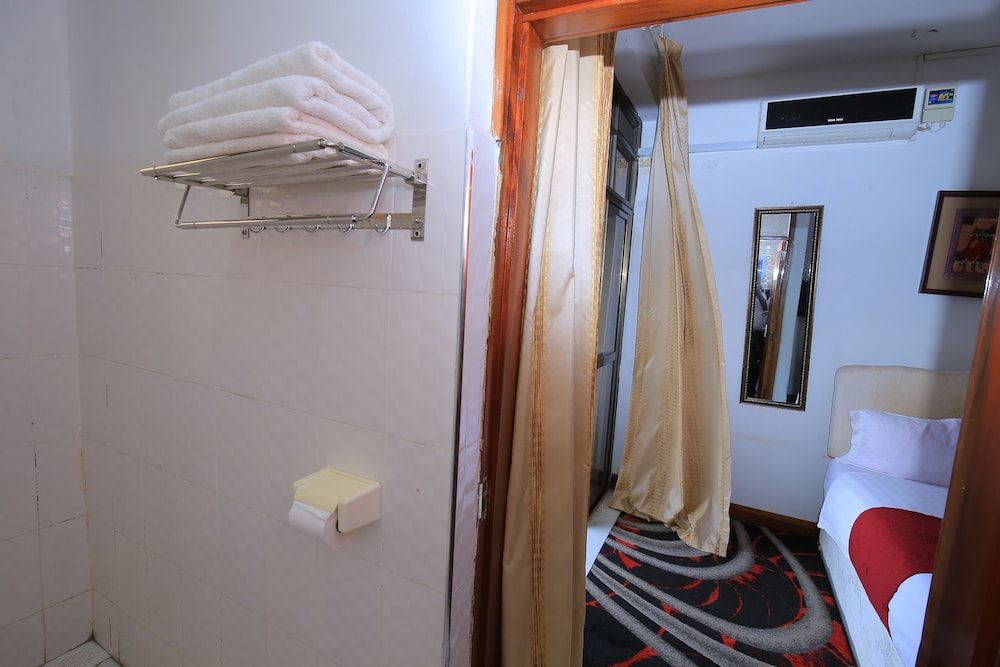 Frontiers Hotel Entebbe 50/50