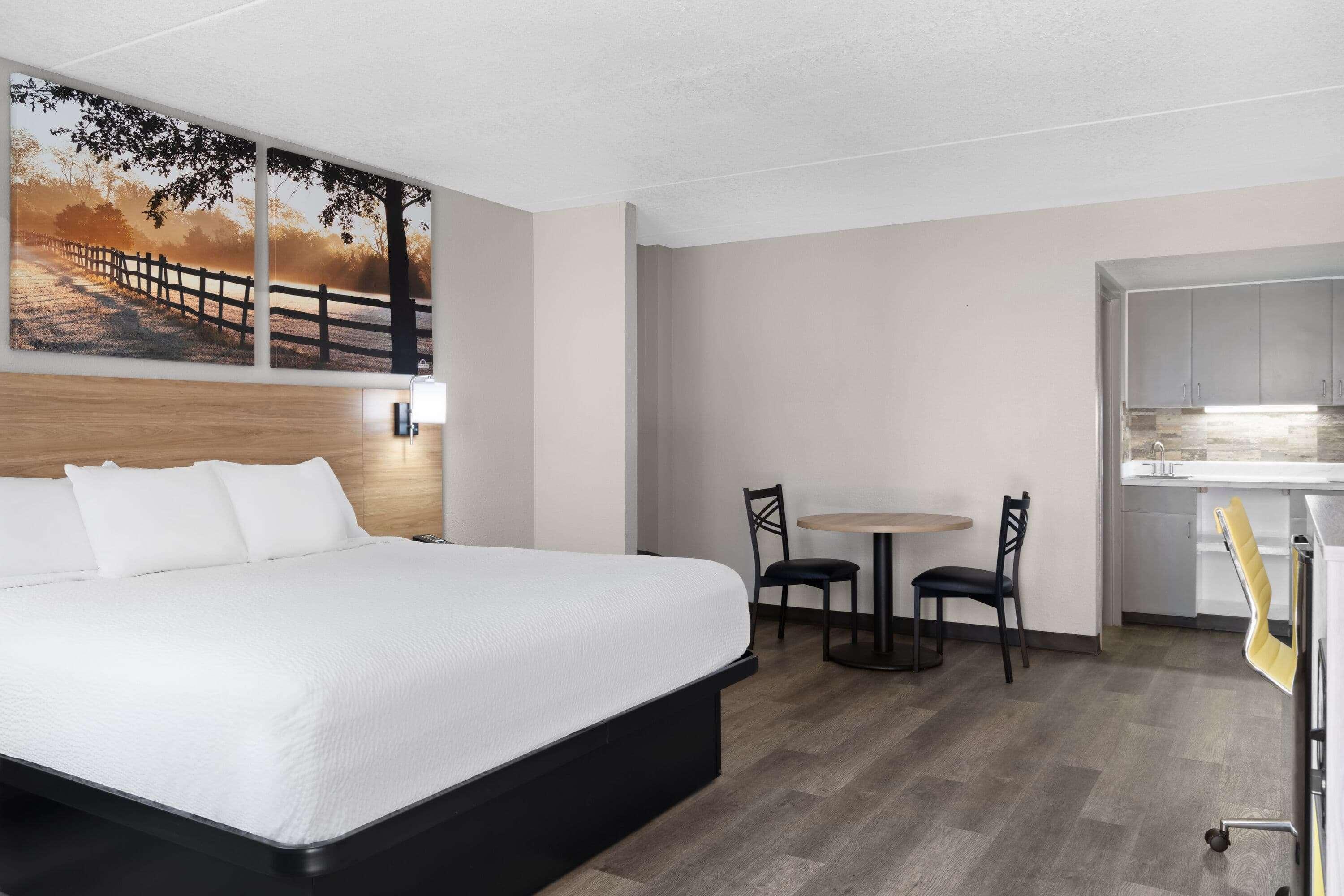 Efficiency, King Bed