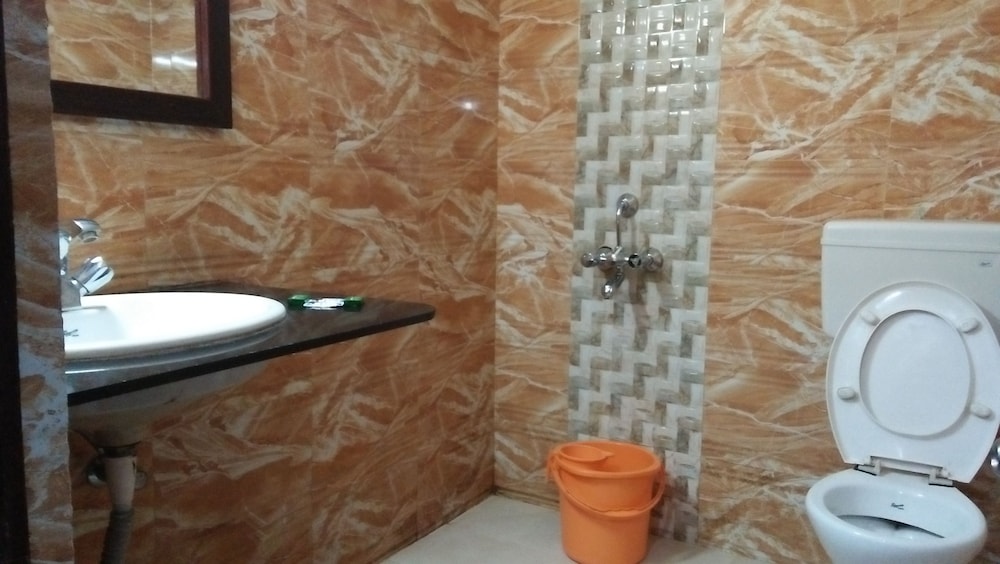 HOTEL ARYA PALACE 31/32