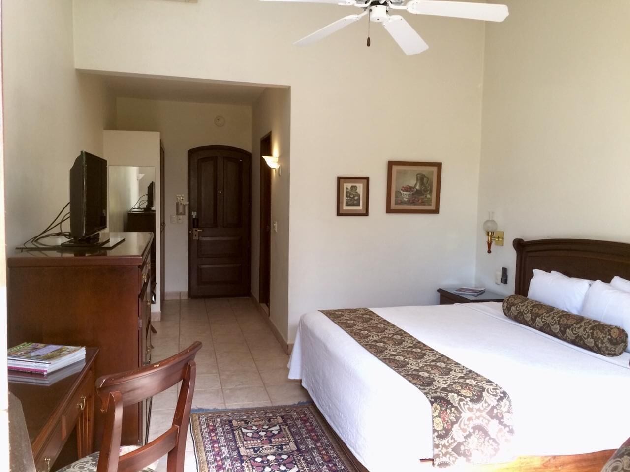 غرفة قياسية بسريرين مزدوجين بشرفة، Hacienda Los Laureles 3/7