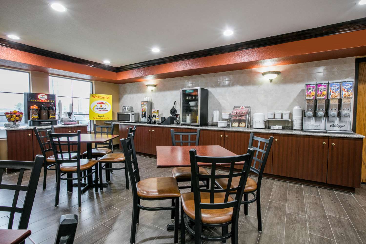 Super 8 by Wyndham Farmers Branch/North Dallas 23/28