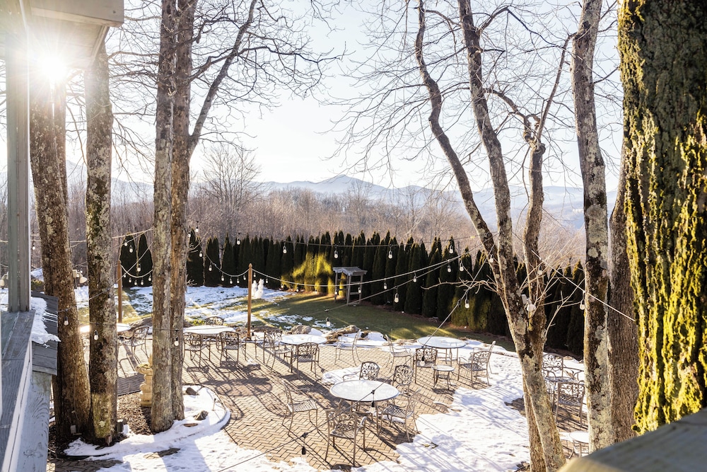 The Inn at Crestwood 62/65