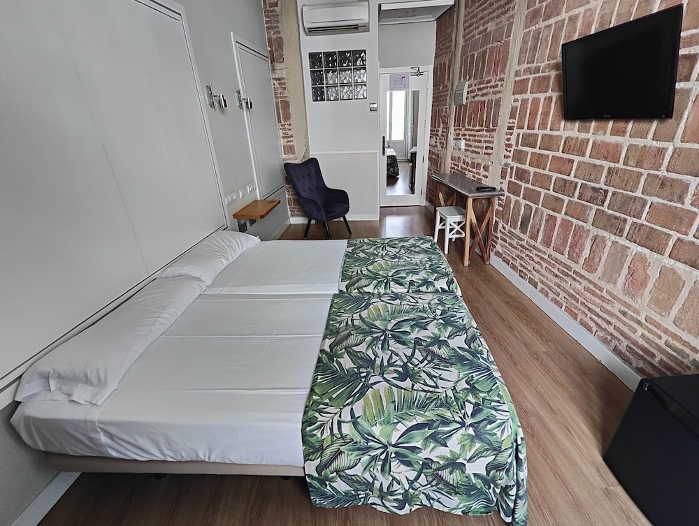 Hostal Madrid 14/50