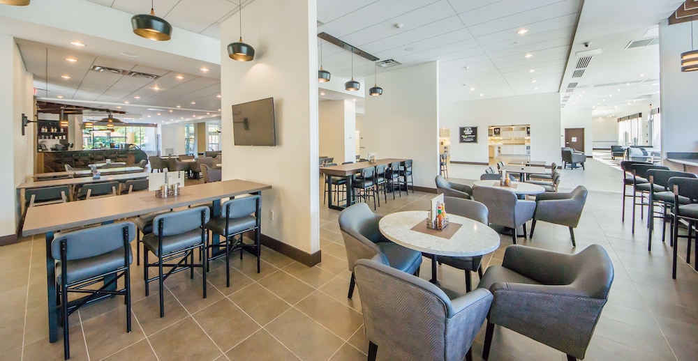Hyatt Place Orlando/Lake Buena Vista 32/50