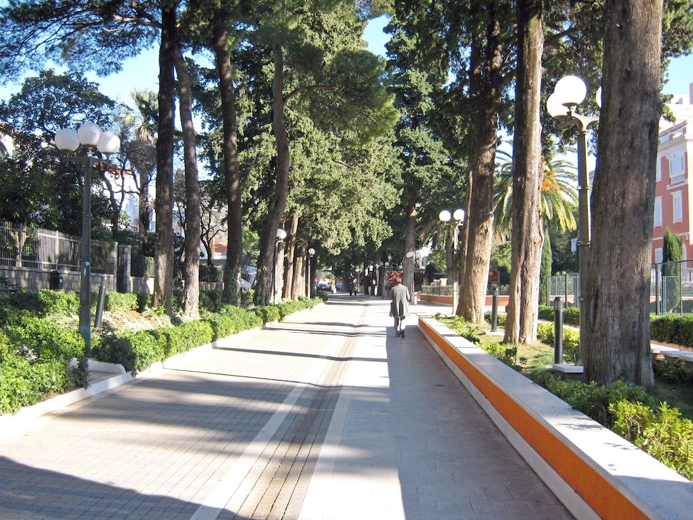 HOTEL APARTMENTS IVICA 40/50