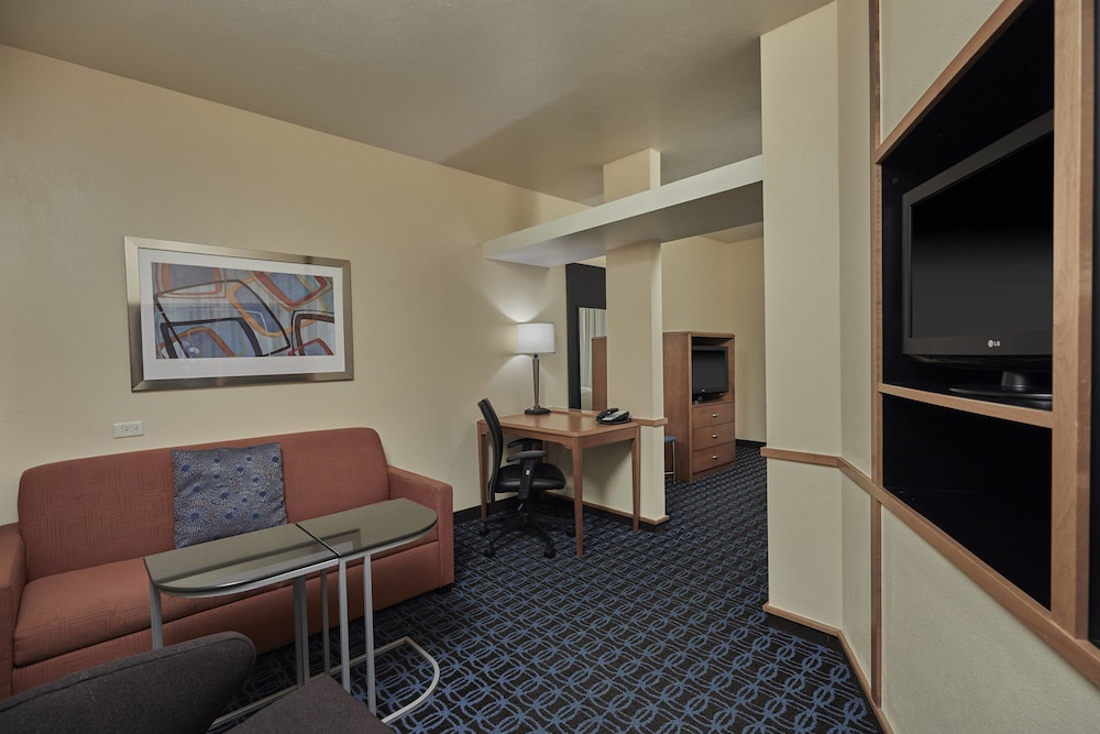 Fairfield Inn Suites By Marriott Burlington 19/32