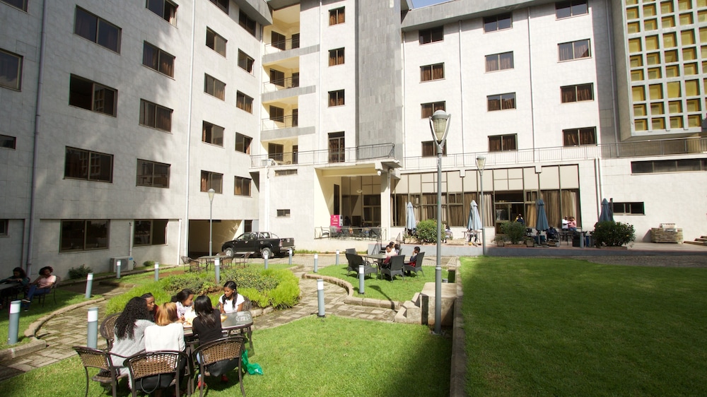 THE MOSAIC HOTEL 2/37