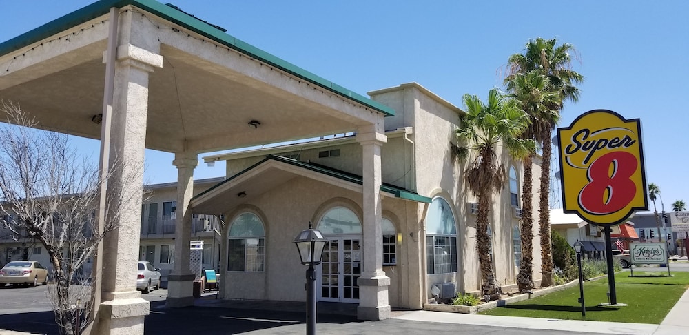 Super 8 By Wyndham Ridgecrest 2/44