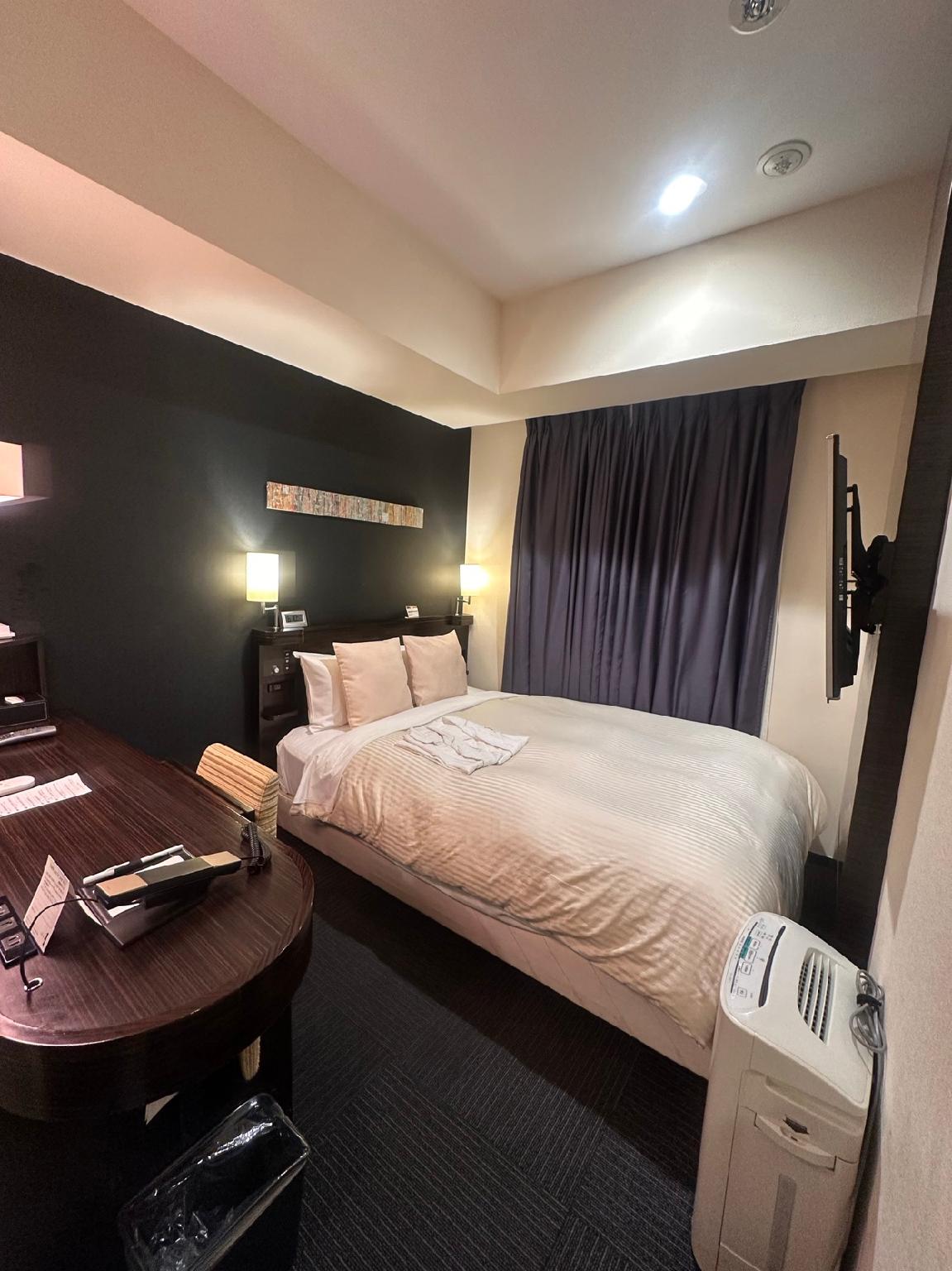 Theater, Single, Double Bed