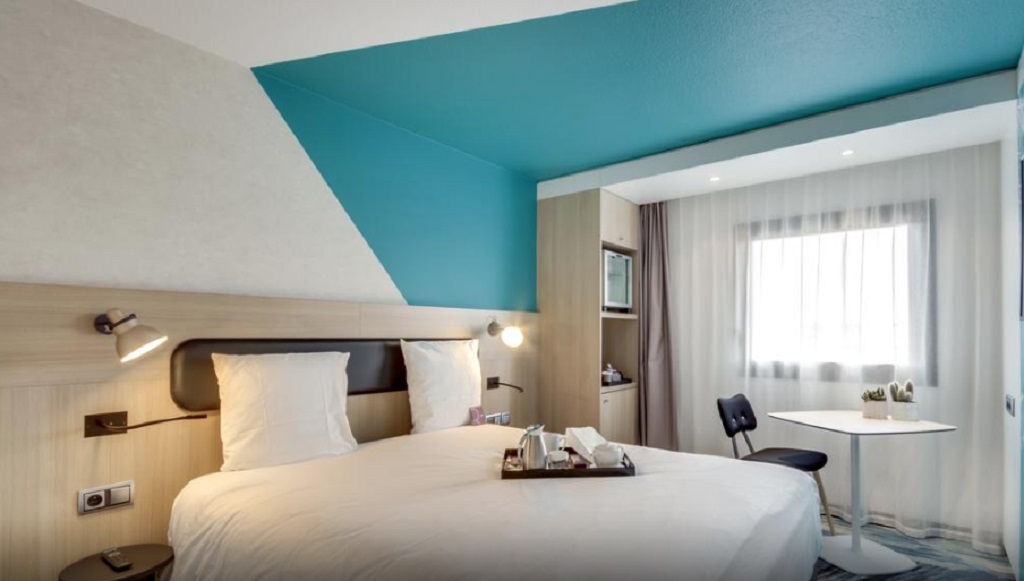 PRIVILEGE, DOUBLE BED
