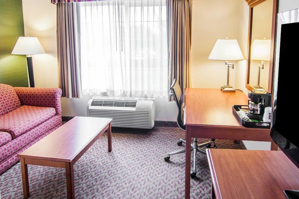 Comfort Inn & Suites Salem 29/31