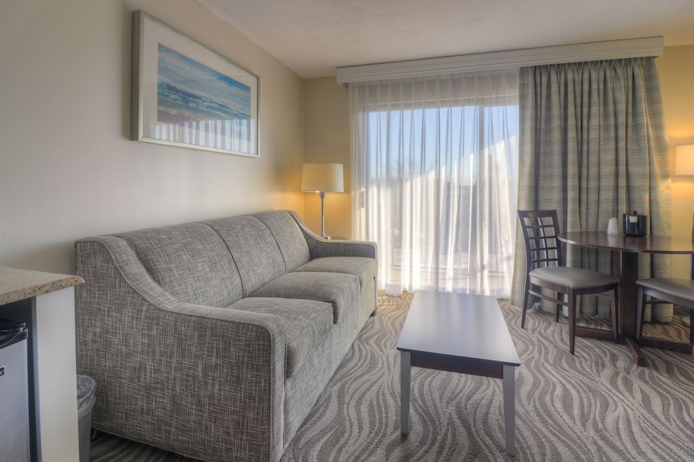The Breakers Hotel and Suites 15/24