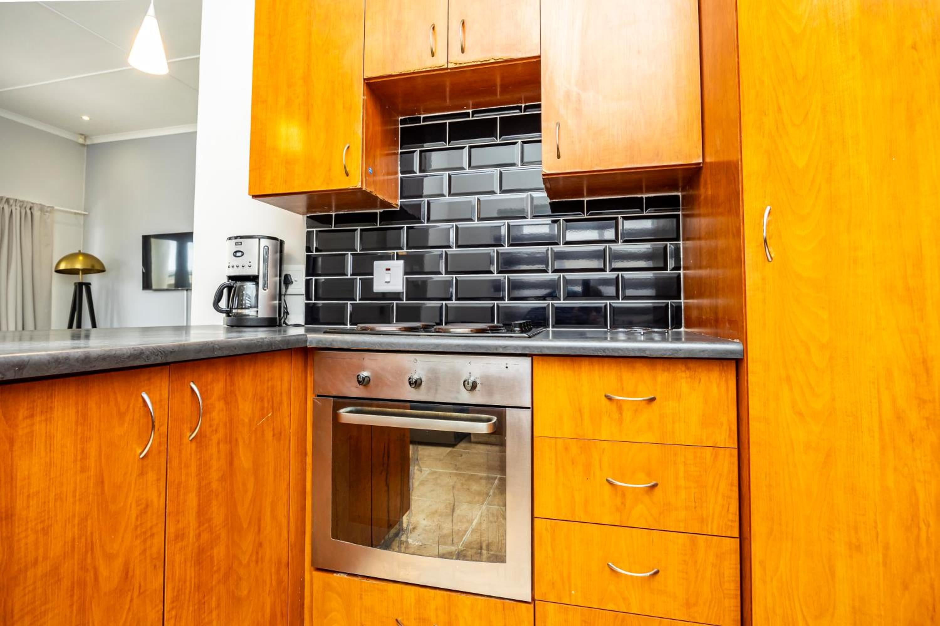 Modern Executive Unit 24/50