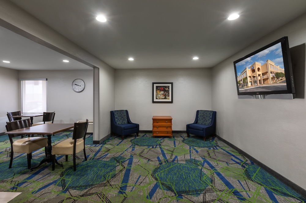 Days Inn by Wyndham Greenville SC 22/23