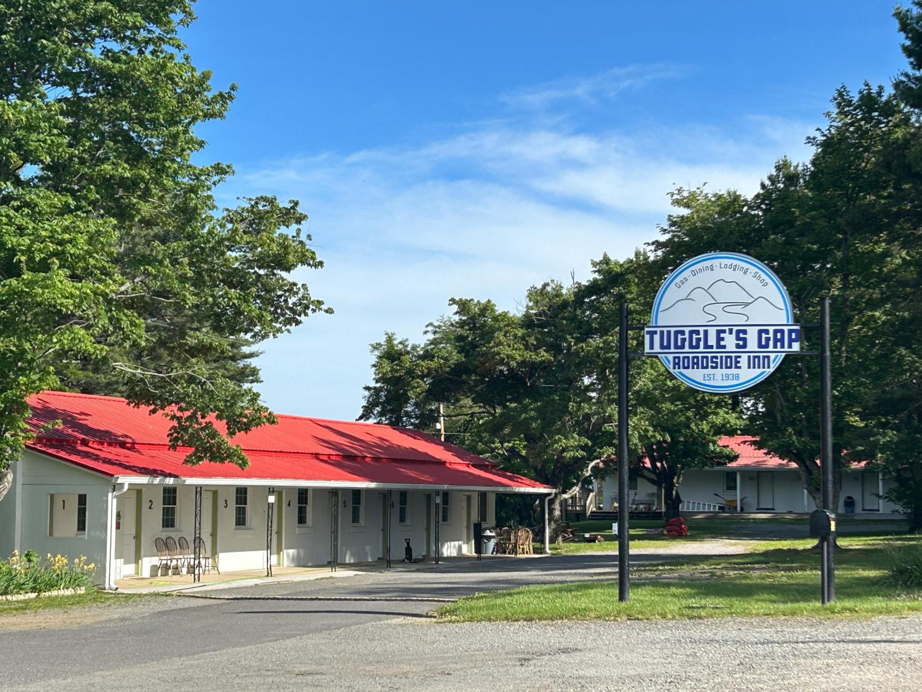 Tuggle's Gap Roadside Inn 2/7