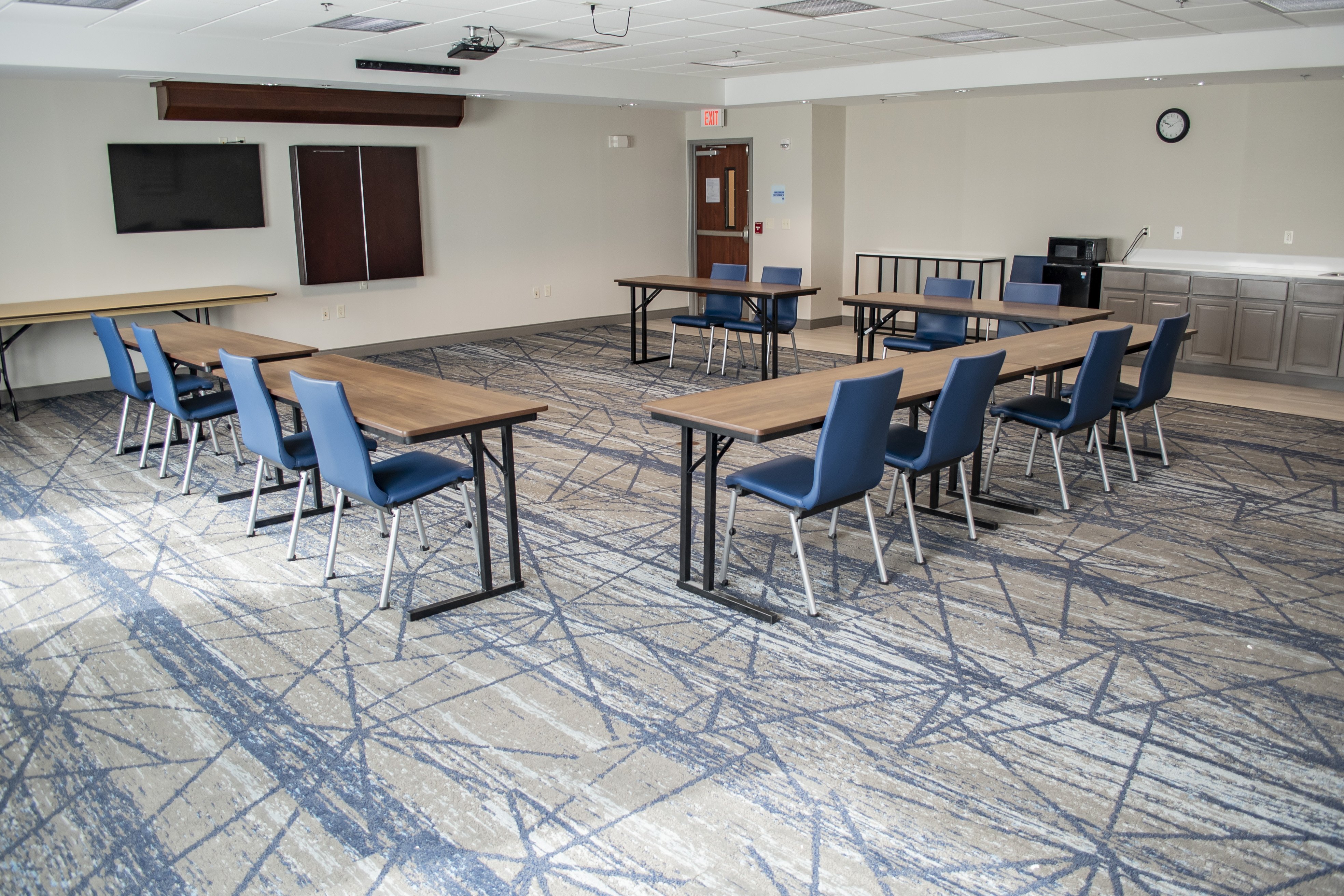 Holiday Inn Express Hotel And Suites Mason City 70/76