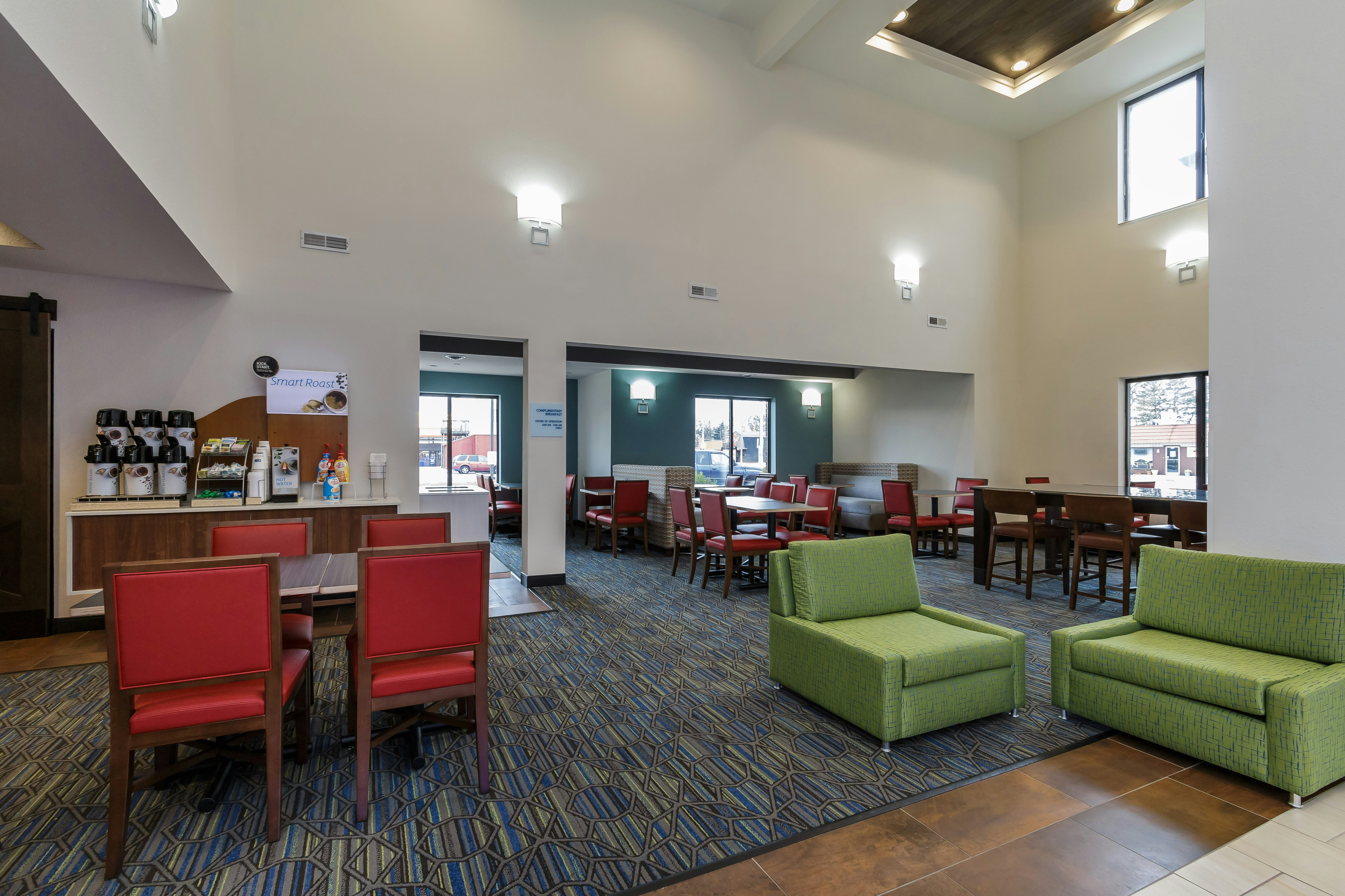 Holiday Inn Express Hotel & Suites South Bend 47/63