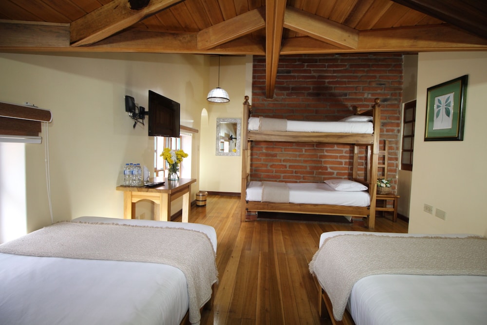 Vieja Cuba Hotel 27/60