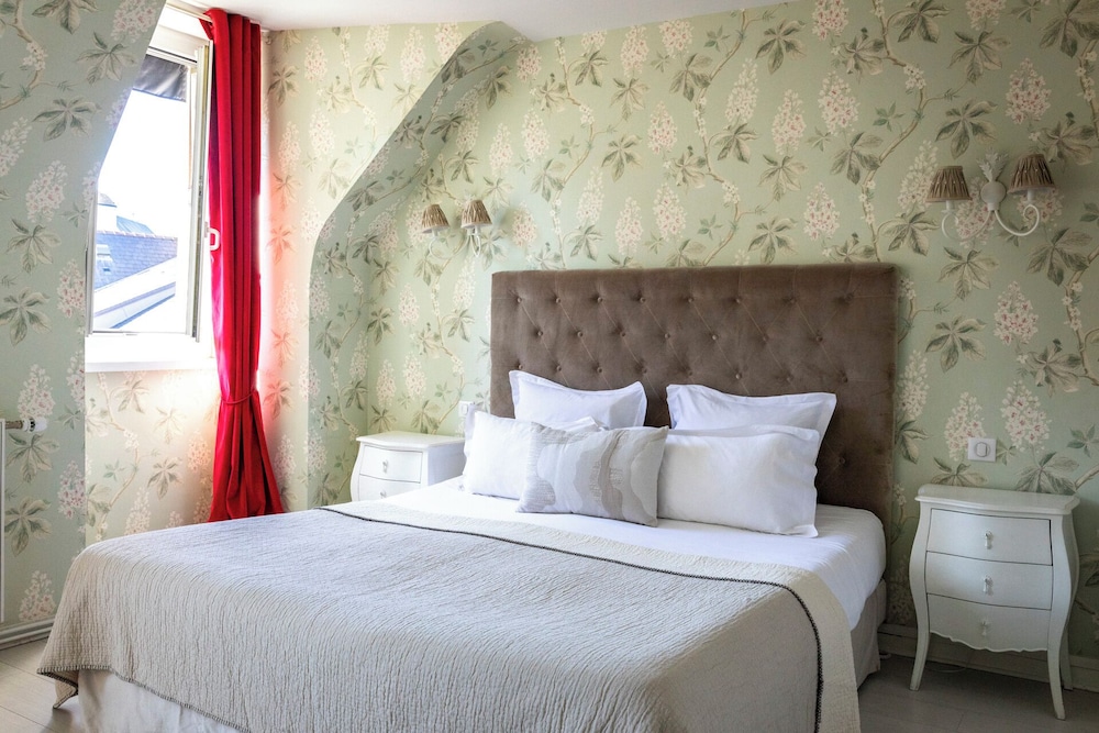 SUPERIOR, DOUBLE BED