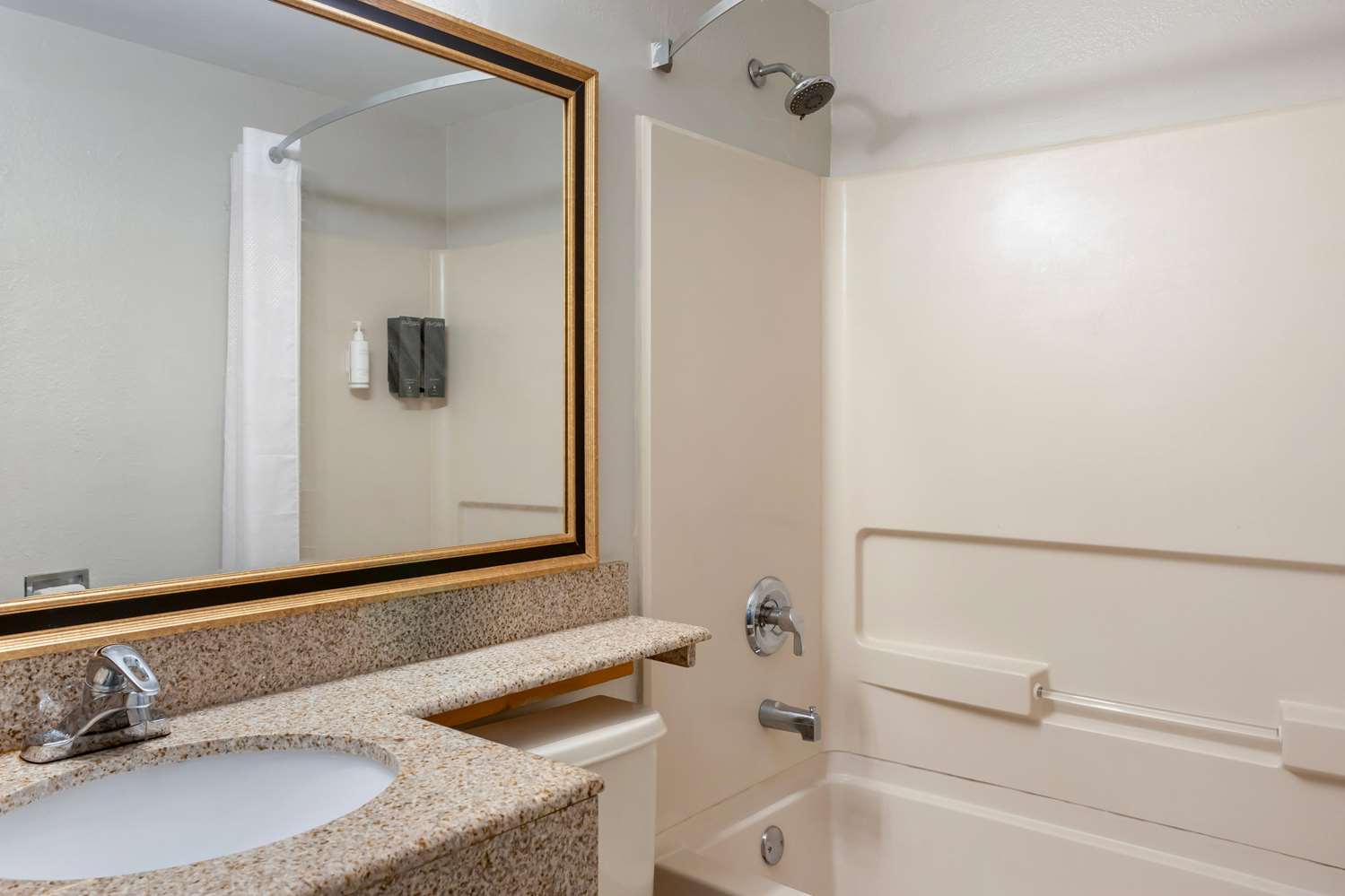 Days Inn by Wyndham Wrightstown 50/50