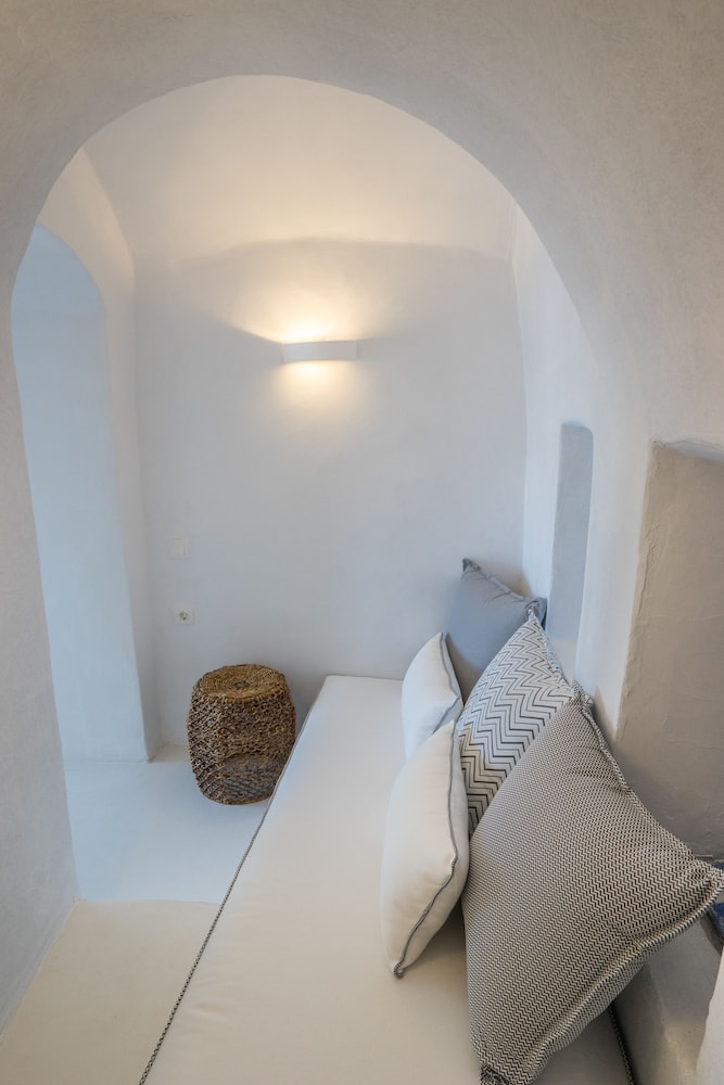 Canvas Suites 12/50