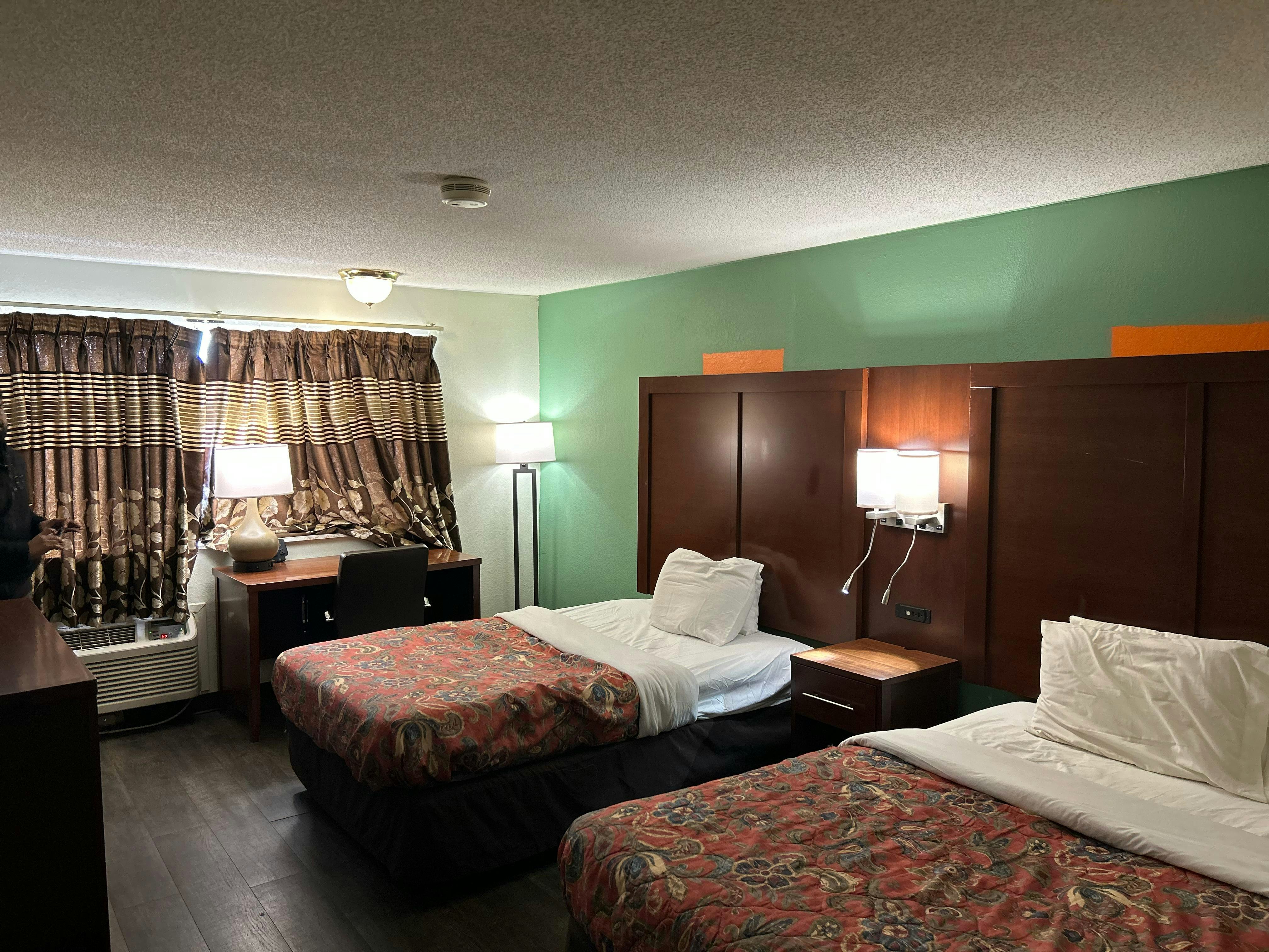 Hillcrest Motel by Oyo Aurora near Lawrenceburg 16/35