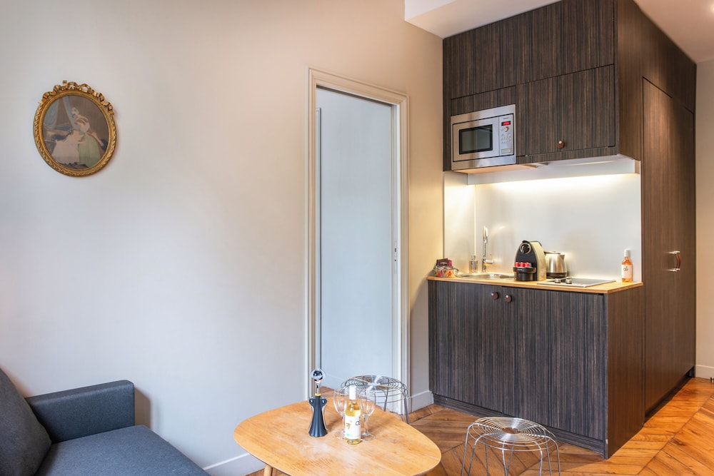 Suites and Hotel Helzear Champs Elysees 10/65