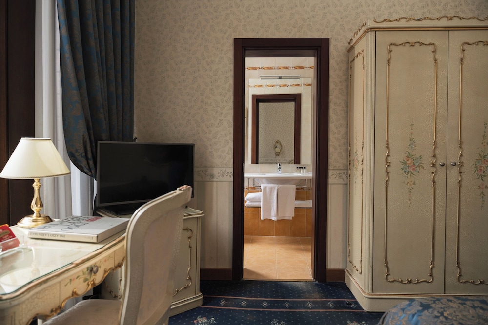 Hotel Montecarlo 24/50
