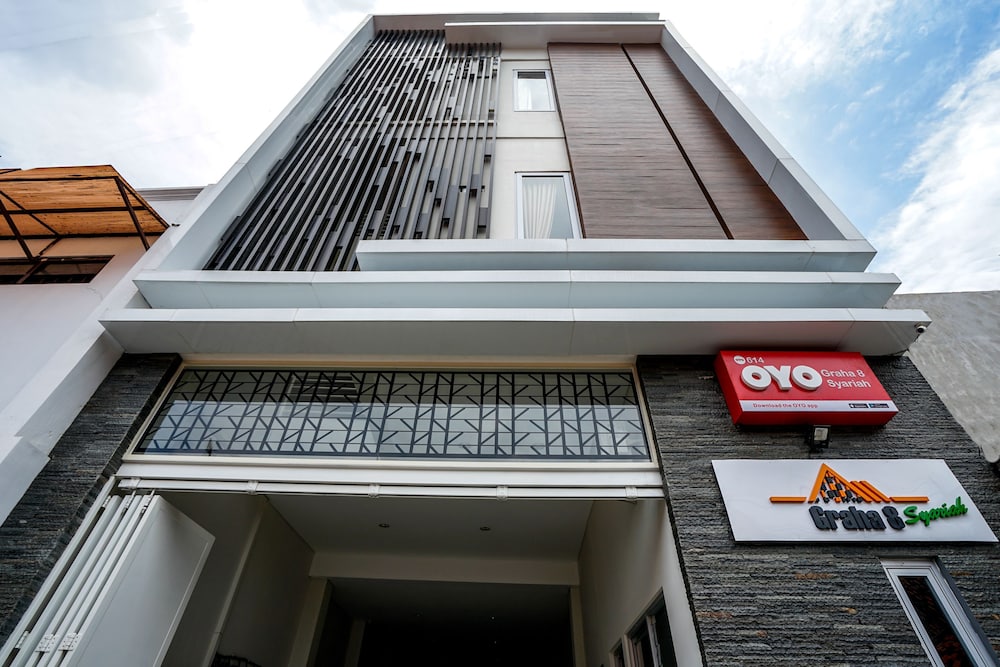 OYO 614 Graha 8 Syariah 1/36