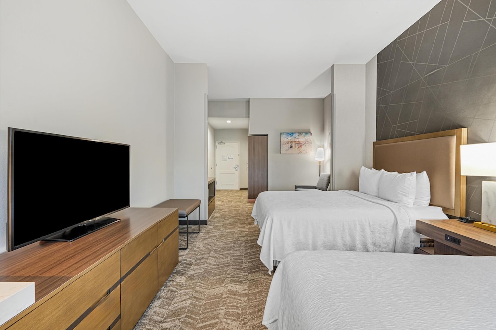 Best Western Valencia/Six Flags Inn & Suites 22/59