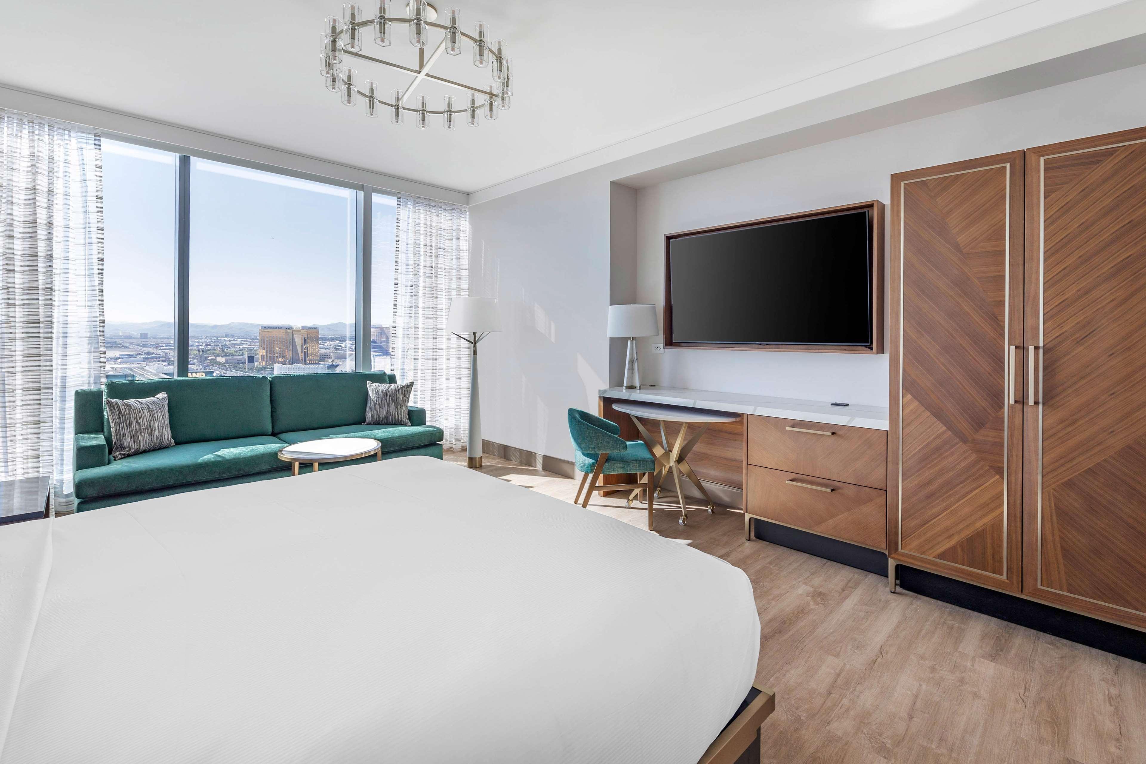 PLUS, SUPERIOR, STUDIO, KING BED, SOFA