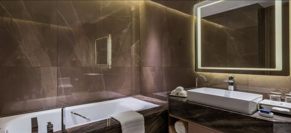 GUANGDONG GEOLOGICAL LANDSCAPE HOTEL 40/46