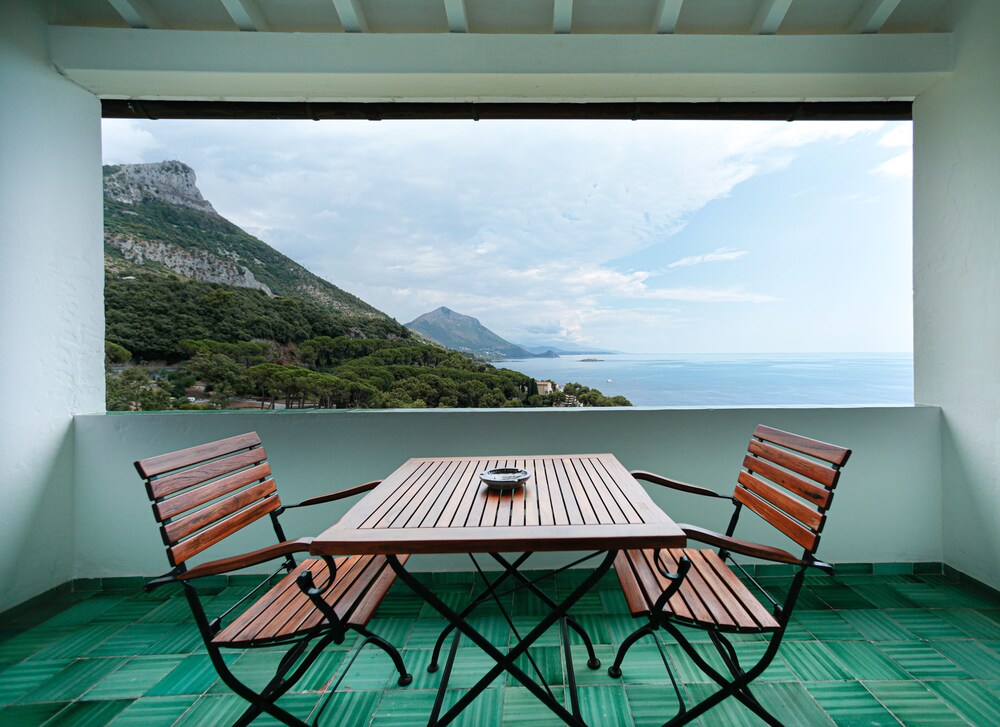 Santavenere Hotel 62/71