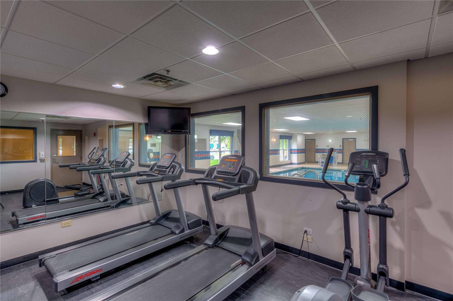 Country Inn & Suites by Radisson, Crystal Lake, IL 17/42