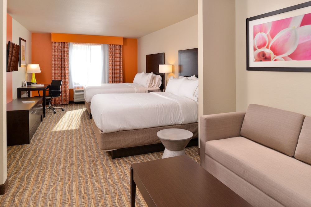 Holiday Inn Express & Suites Houston Nw - Tomball Area 23/70