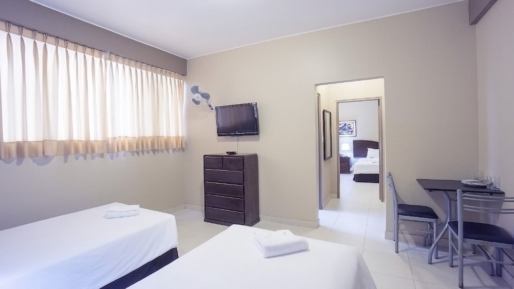 ROOM, QUADRUPLE