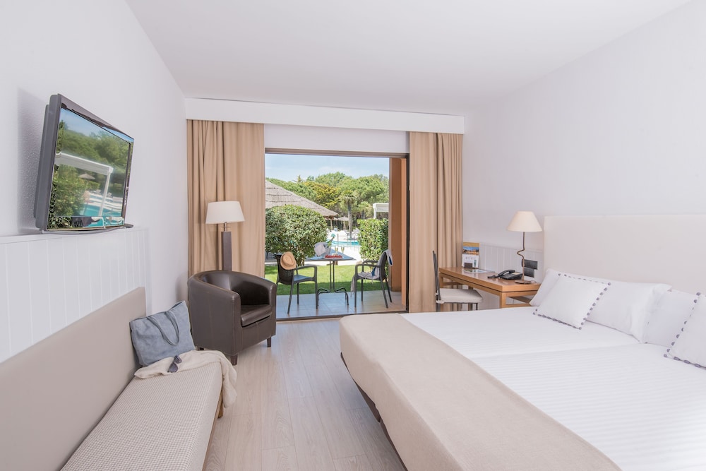 La Costa Golf and Beach Resort 8/50