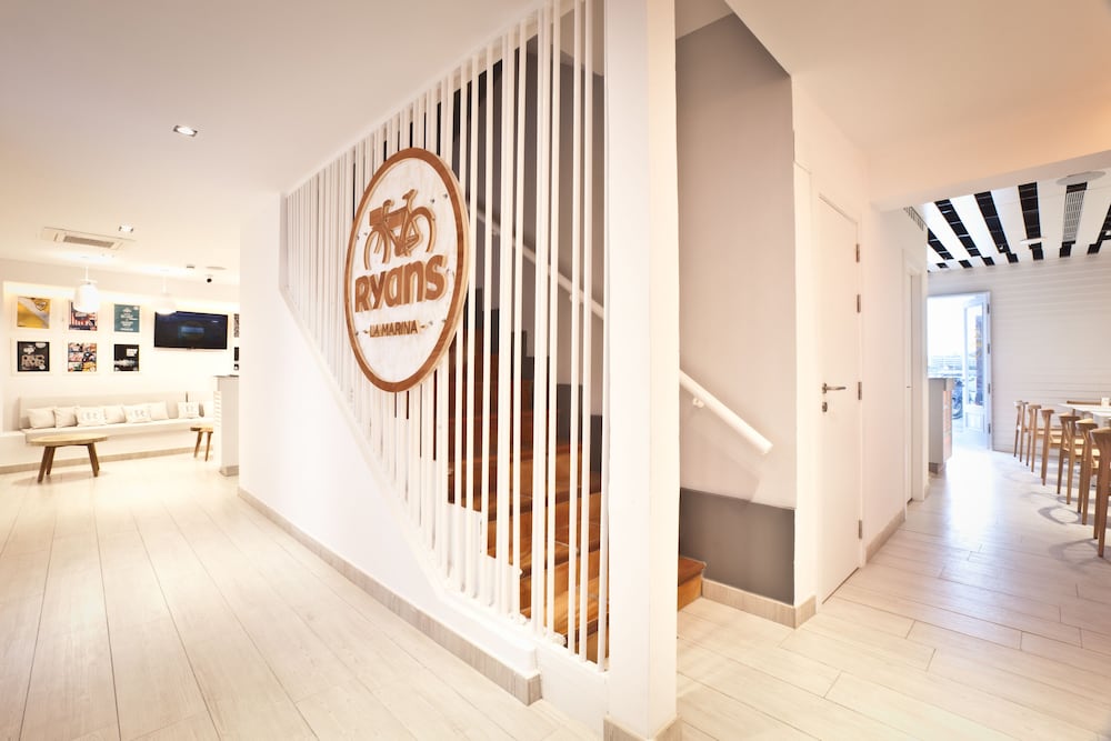 Hotel Ryans La Marina 5/69