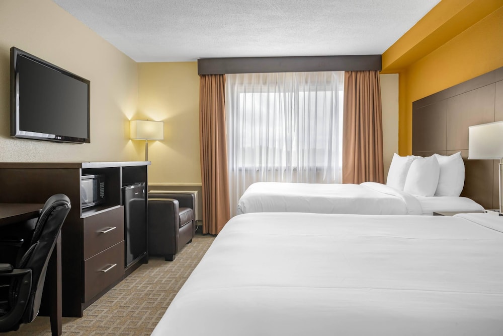 Quality Inn & Suites Bathurst, NB 9/50