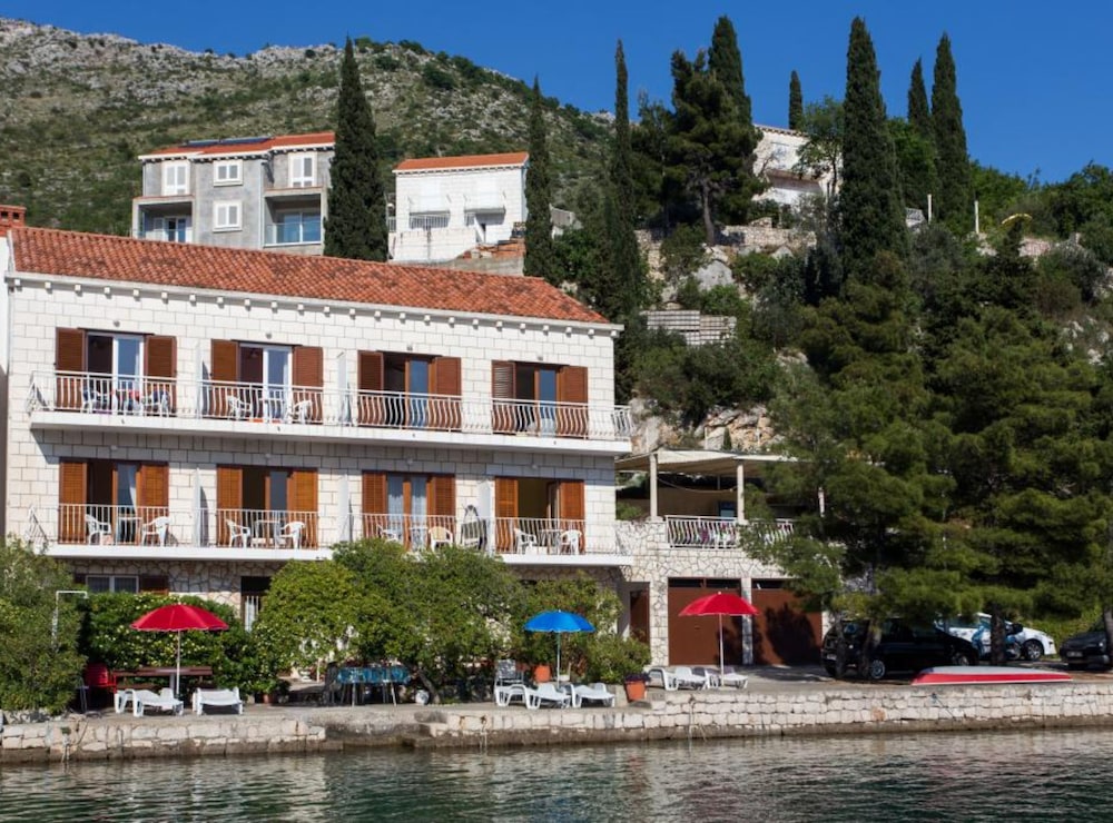 Villa Malfi 4/71