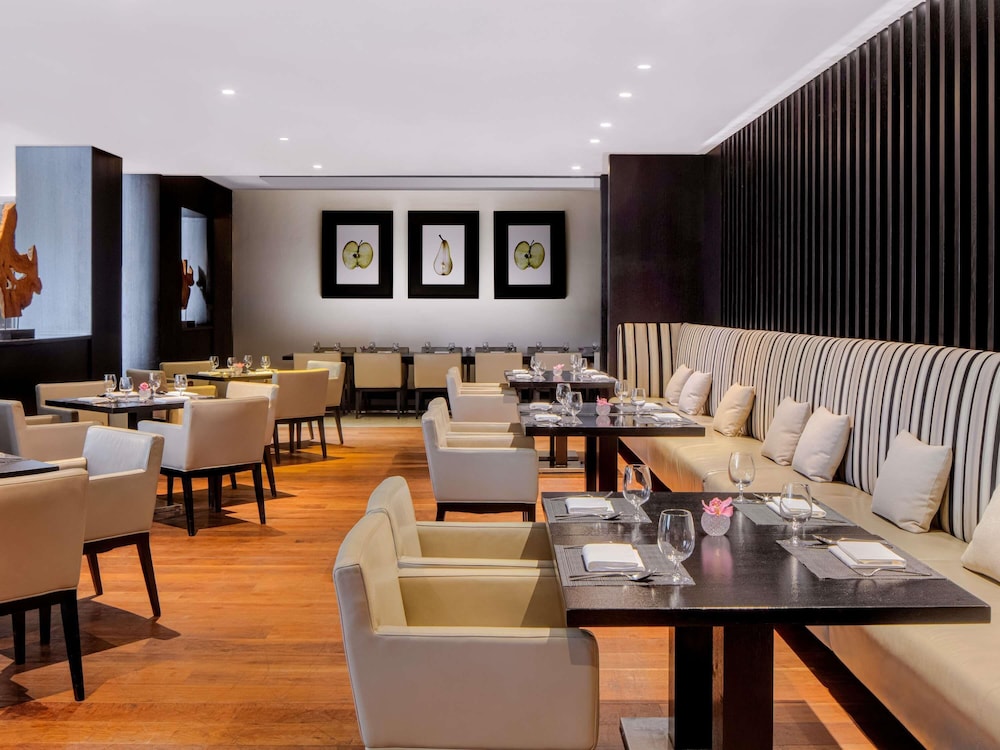 Pullman Dubai Creek City Centre Residences 36/50