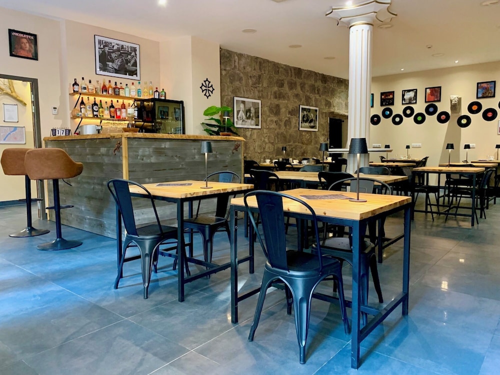 Logis Hotel Yseria - Historical Center 44/58