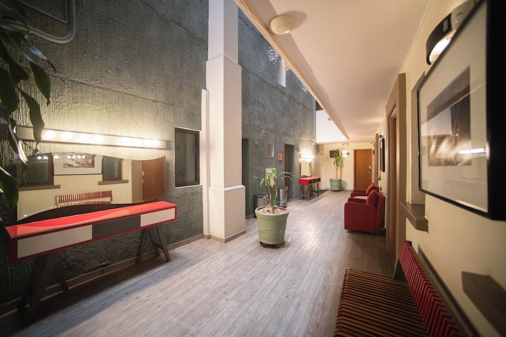 Hotel Abu 50/63
