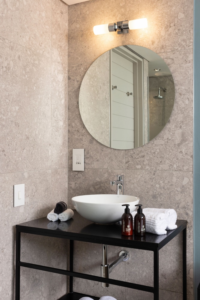 Zest Boutique Hotel 47/49