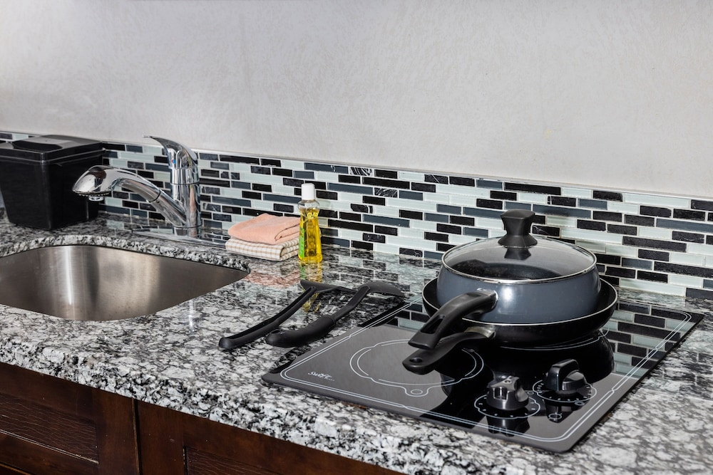 Home Inn Suites Yorkton 30/65