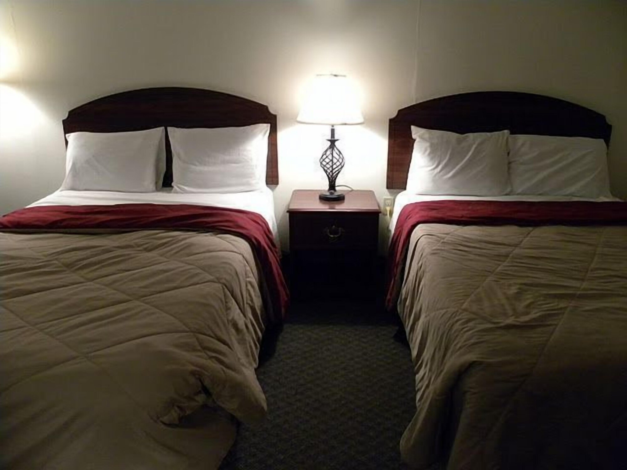غرفة قياسية بسريرين كوين، Guest Inn Rogers 10/10